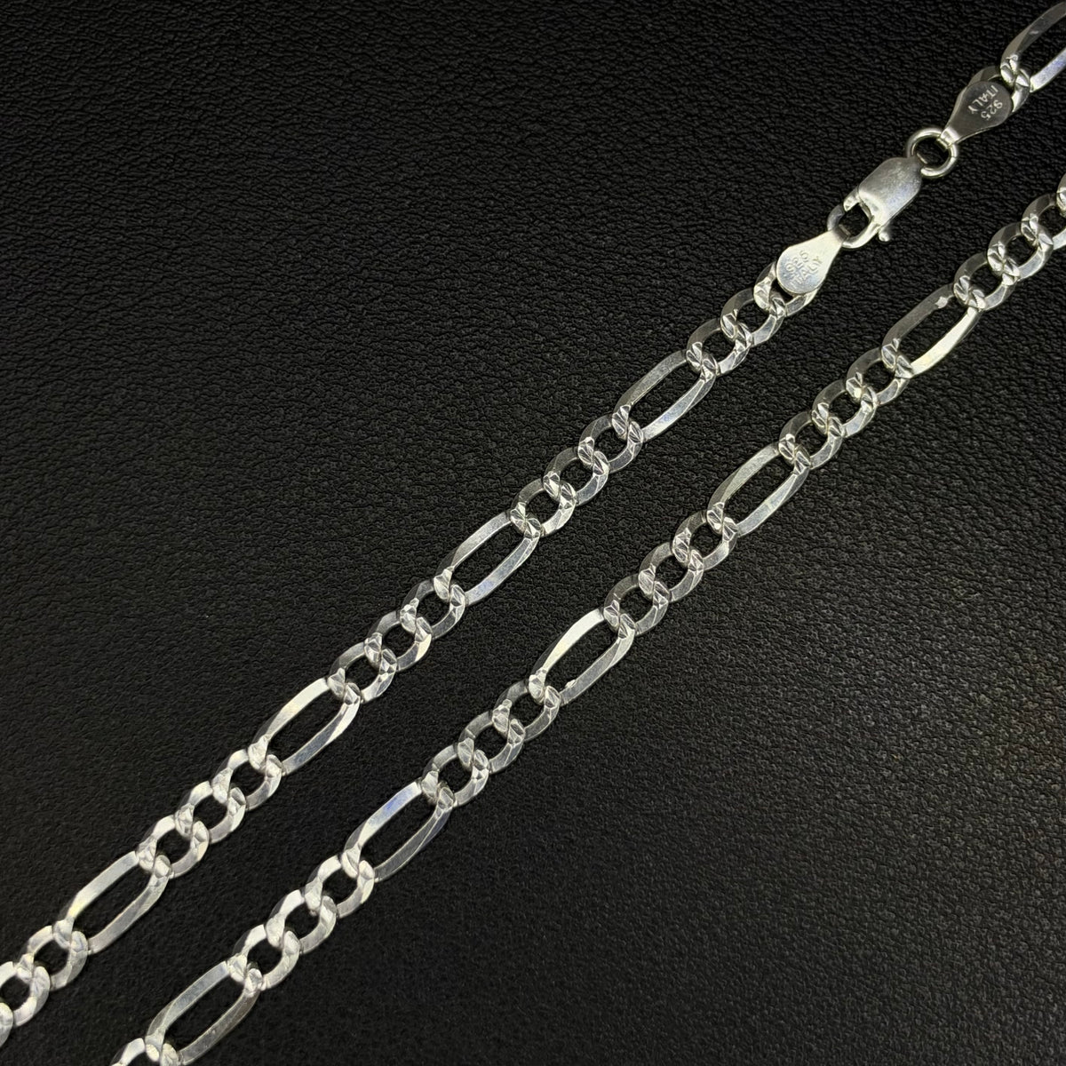 3.9 Diamond cut fígaro chain