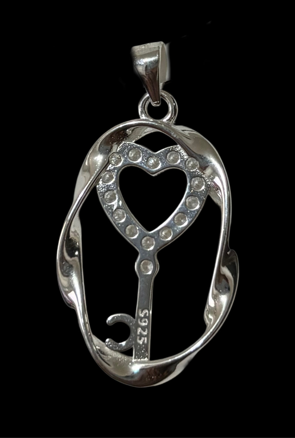 Heart and key pendant